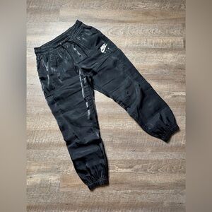 Nike NSW Air Sheen Pant in Black